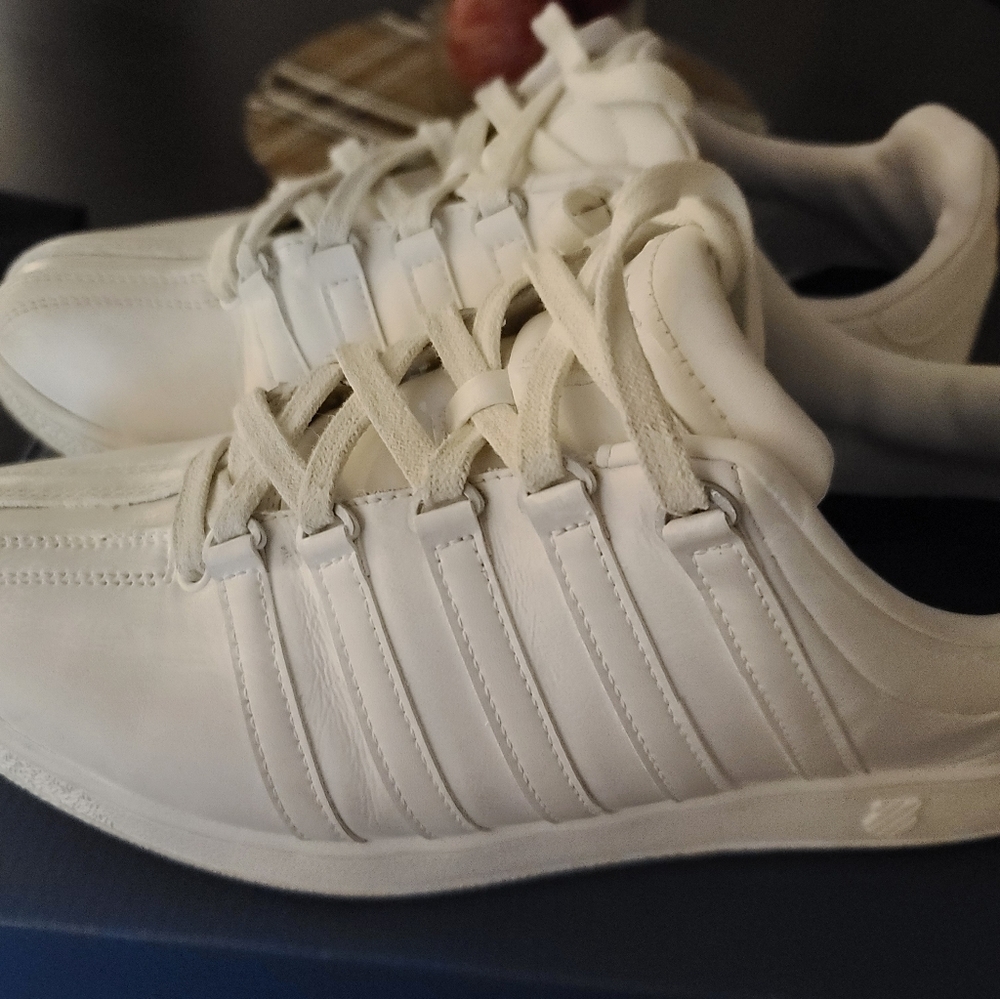 K-Swiss Men's Classic VN Sneakers white great size 11 Used *4 Pairs available*